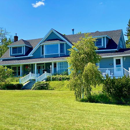 Broadwater Inn & Cottages Baddeck Exterior photo